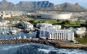 Radisson Blu Waterfront Le Cap 5*